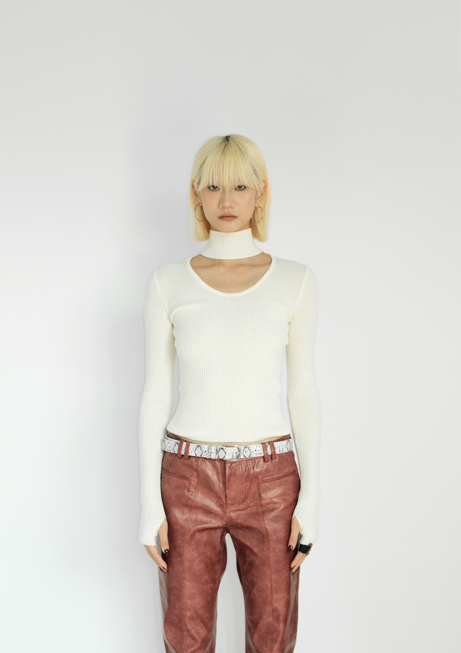 CUTOUT KNIT TURTLENECK TOP