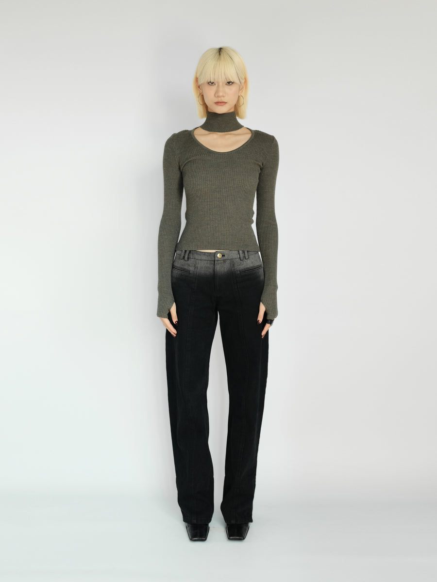 CUTOUT KNIT TURTLENECK TOP